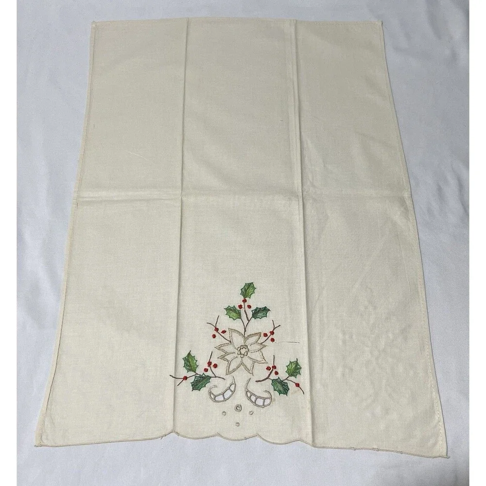 2 Embroidery scallop edge punch out Christmas poinsettia napkins Shimmer LN